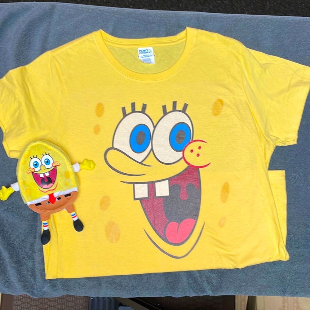SpongeBob SquarePants Yellow Face T-shirt Size Large Bundle with Plush Toy